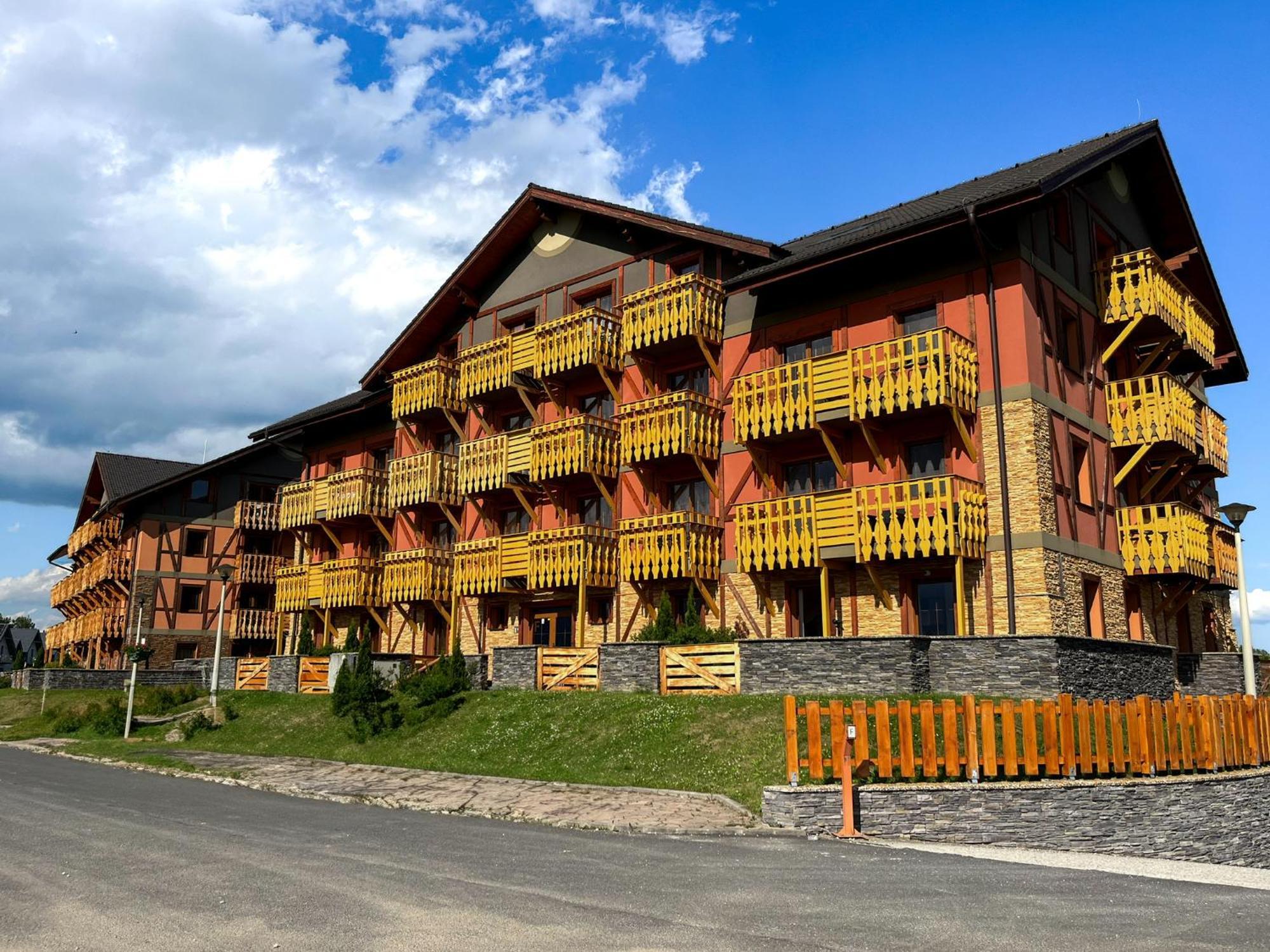 Tri Stity Apartment With Tatra View Terrace Veľka Lomnica Bagian luar foto